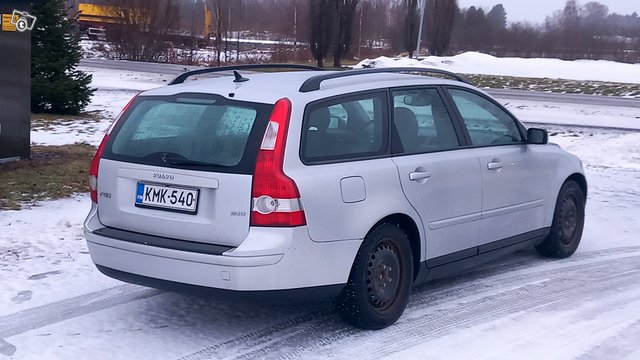 Volvo V50 3