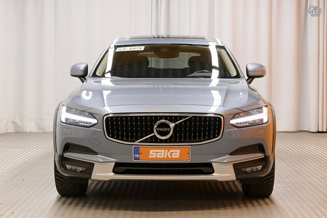 Volvo V90 Cross Country 2