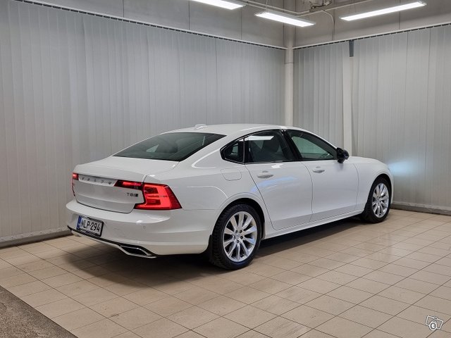 Volvo S90 10