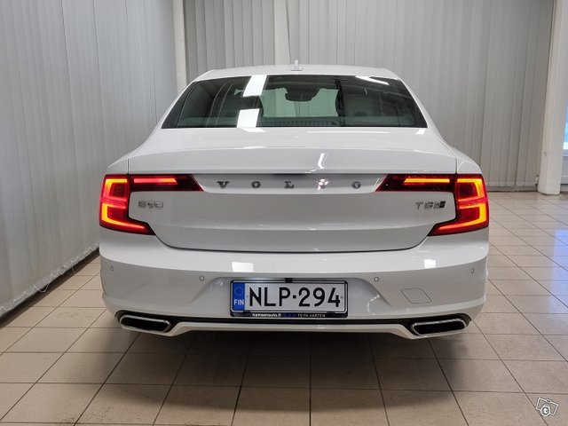 Volvo S90 12