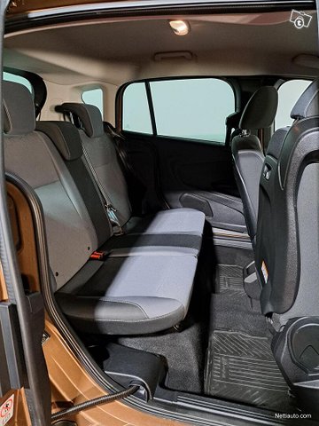 Ford B-Max 9