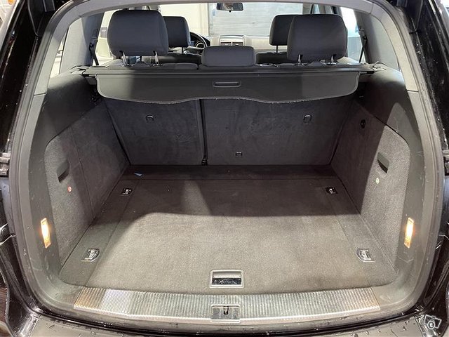 VOLKSWAGEN Touareg 15