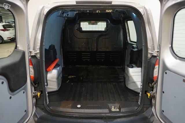 Ford Transit Courier 23