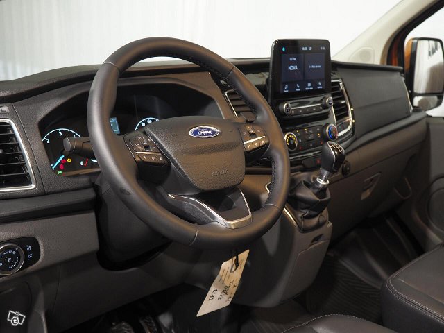 Ford Transit Custom 13