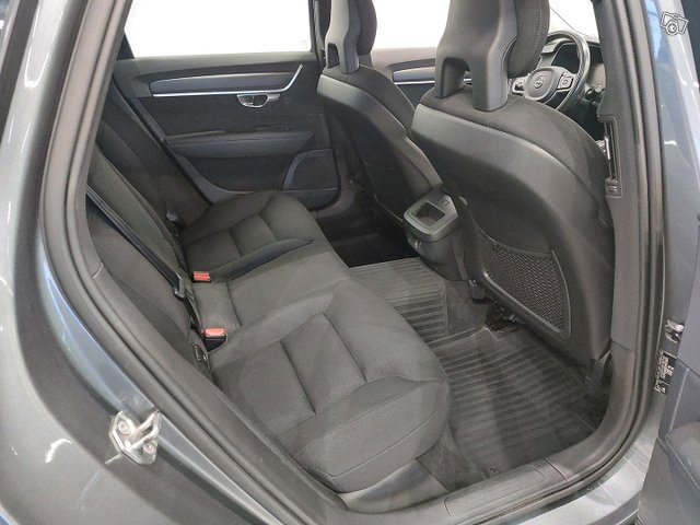 Volvo V90 4