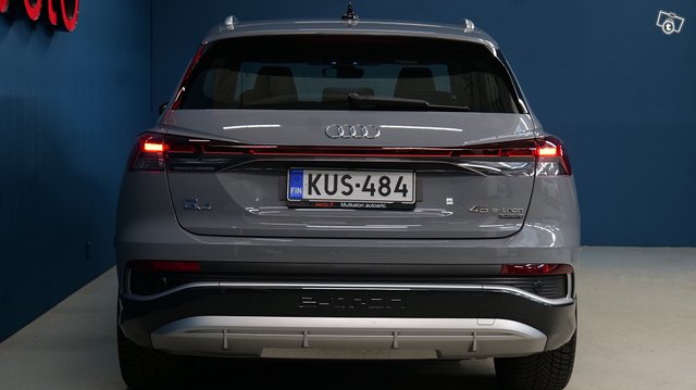 AUDI Q4 E-TRON 4