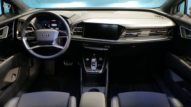 AUDI Q4 E-TRON 6