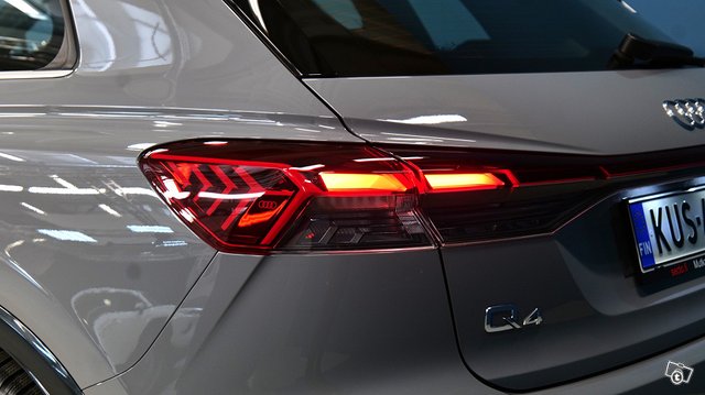 AUDI Q4 E-TRON 20