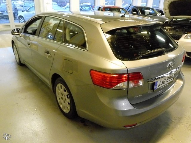 Toyota Avensis 6