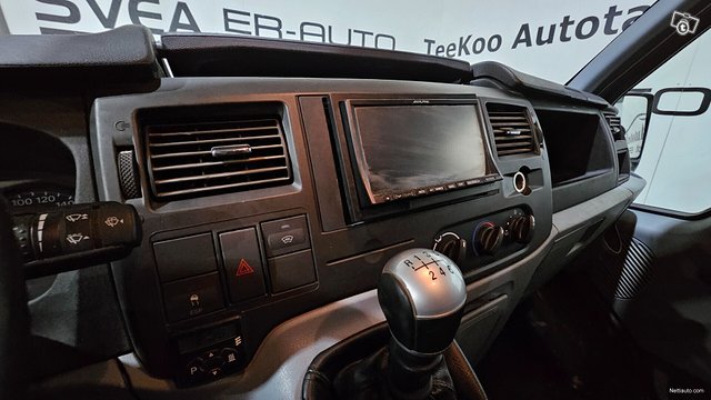 Ford Transit 9
