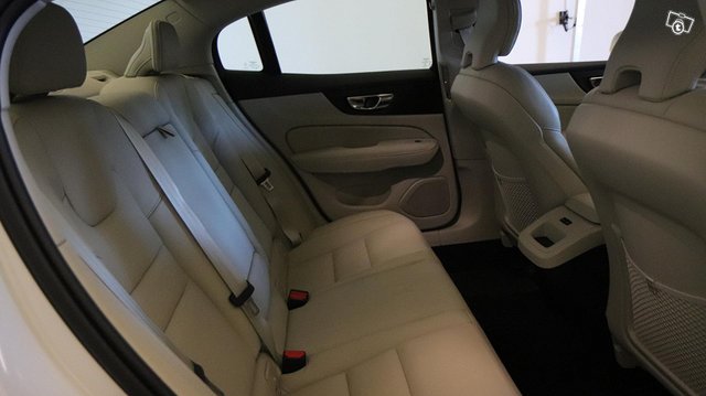 Volvo S60 16