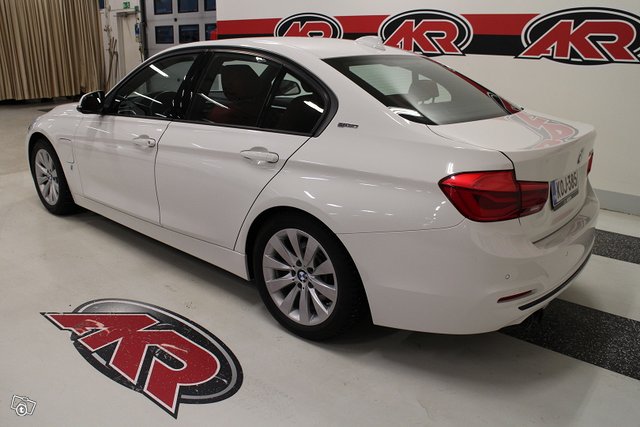 BMW 330 7