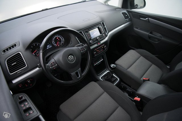 Volkswagen Sharan 9