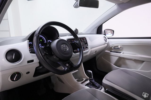 Volkswagen UP 12