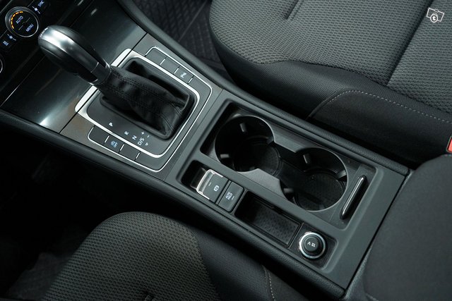 Volkswagen Golf 19
