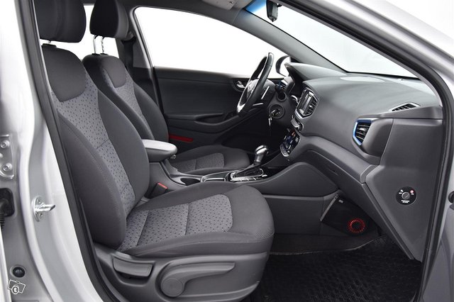 HYUNDAI IONIQ Plug-in 15