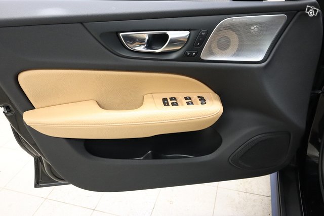 Volvo V60 Cross Country 11