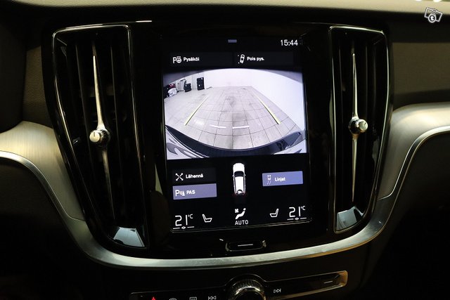 Volvo V60 Cross Country 16