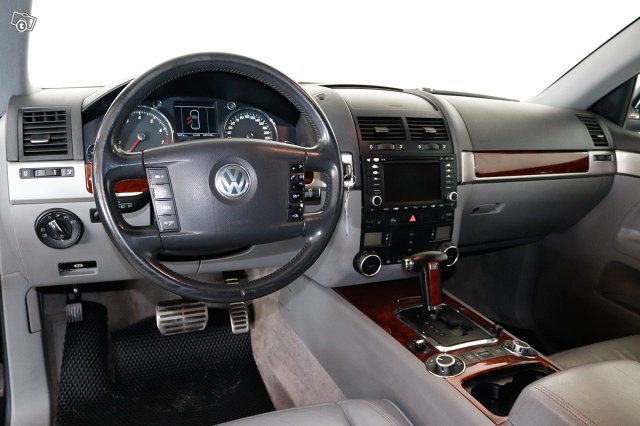 Volkswagen Touareg 9