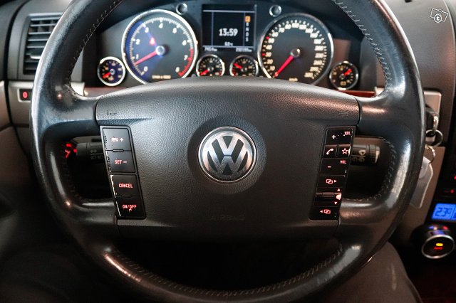 Volkswagen Touareg 16