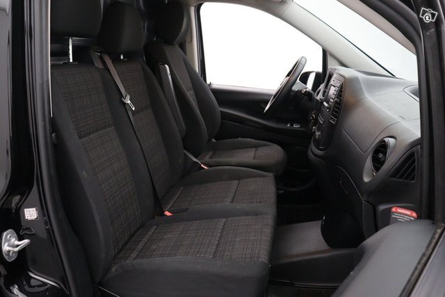 Mercedes-Benz Vito 12