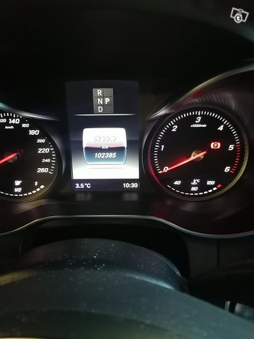 Mercedes-Benz GLC 10