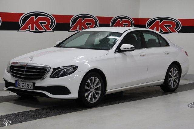 MERCEDES-BENZ E