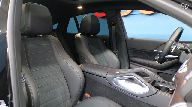 MERCEDES-BENZ GLE 7