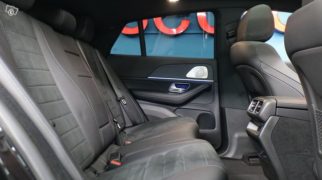MERCEDES-BENZ GLE 9