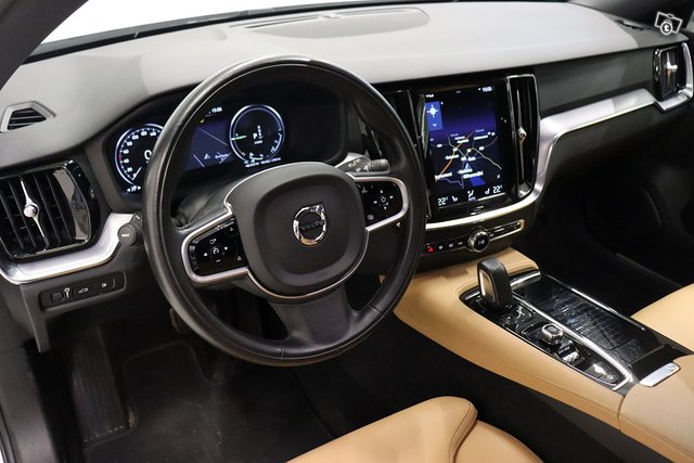 Volvo V60 8