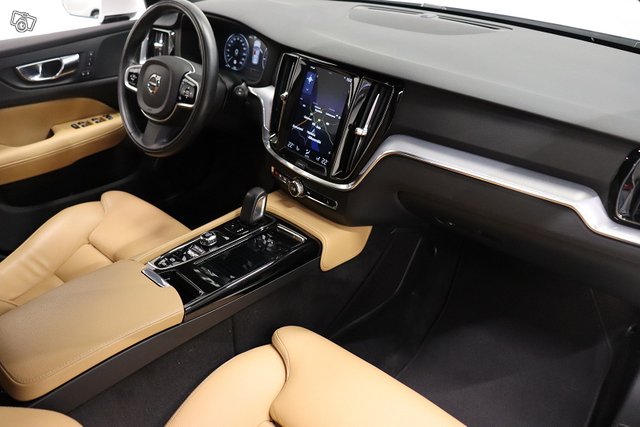 Volvo V60 12