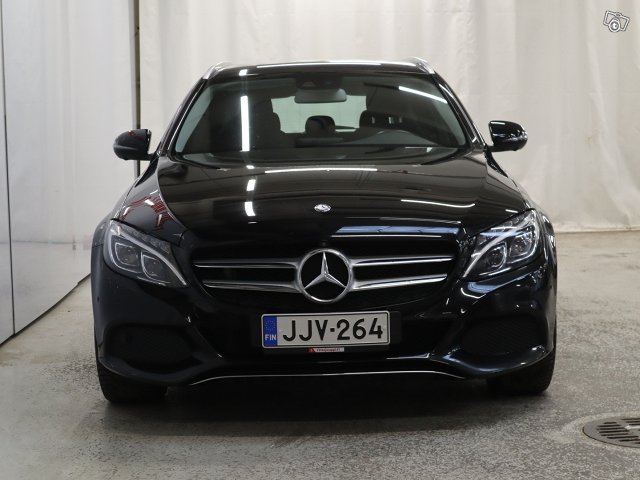 Mercedes-Benz C 8