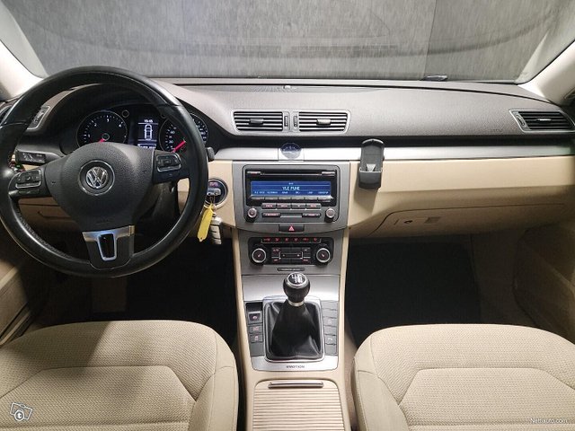 Volkswagen Passat 9