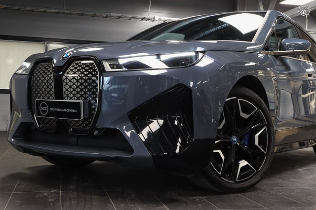 BMW IX 2