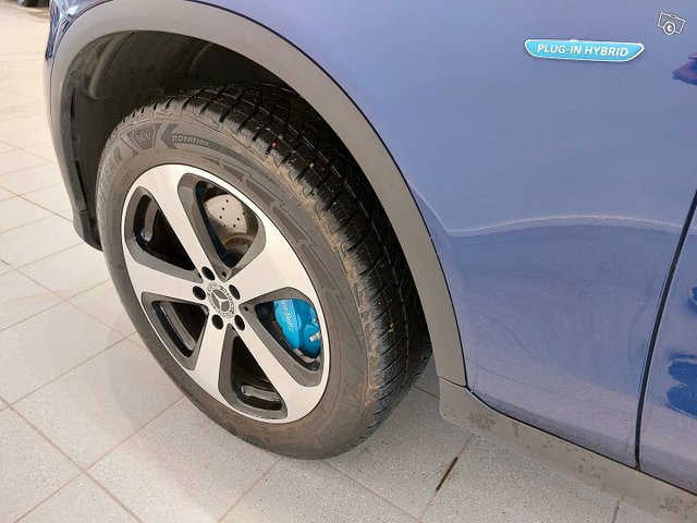 Mercedes-Benz GLC 8