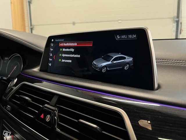 BMW 740 17