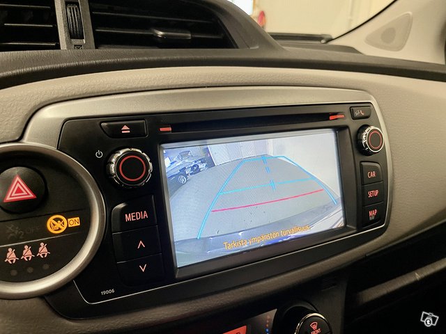 Toyota Yaris 10