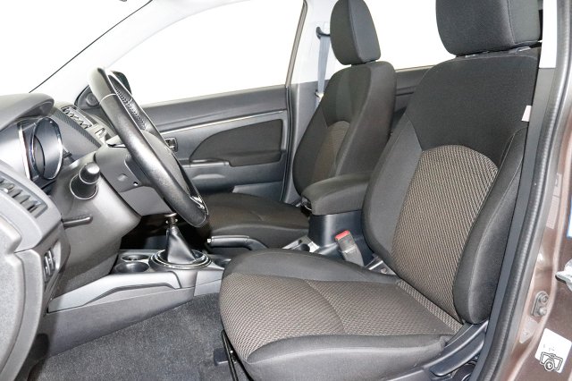 Mitsubishi ASX 10