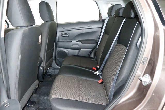 Mitsubishi ASX 11