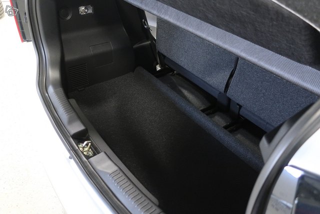 Suzuki Ignis 11