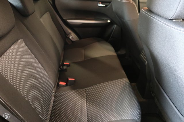 Suzuki Vitara 5