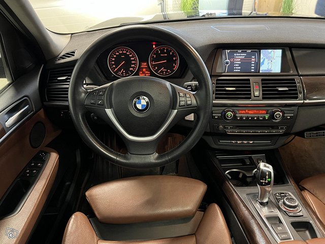 BMW X5 9