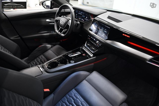 Audi E-tron GT RS 10