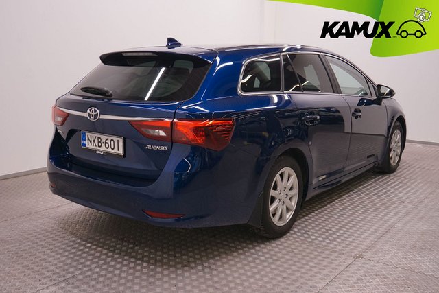 Toyota Avensis 4