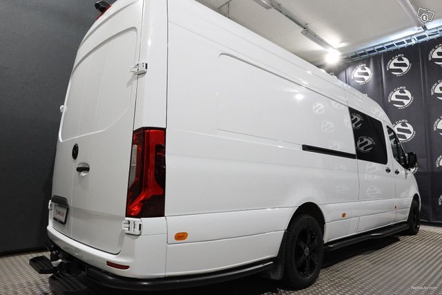 Mercedes-Benz Sprinter 12