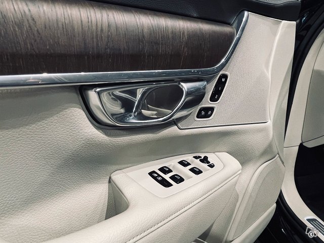 Volvo V90 9