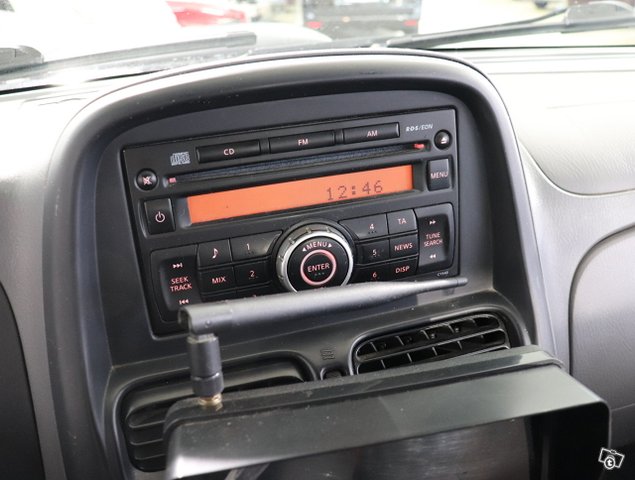 Nissan NP300 12