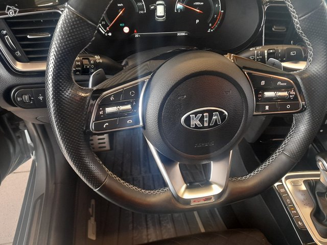 Kia ProCeed 18