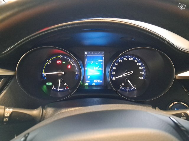 TOYOTA C-HR 13
