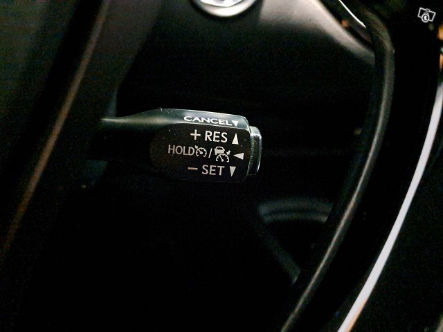 TOYOTA C-HR 19